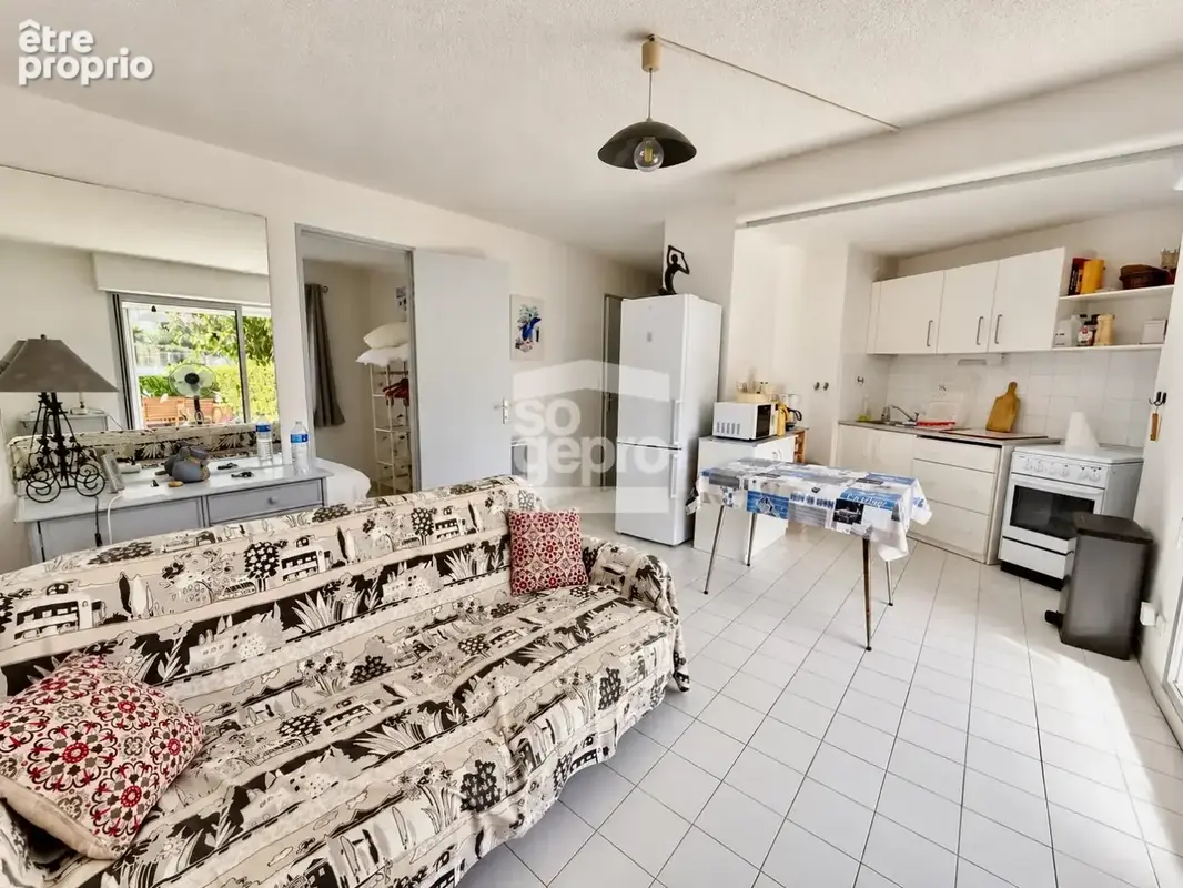 Réf : 2351 - Vente 3 Pièces rez-de-jardin avec parking, secteur Richelieu ! - photo 3
