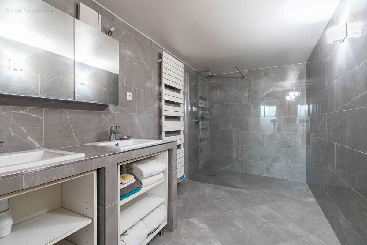 Maison 7 pièces avec piscine sur terrain de 1027 m² - photo 10