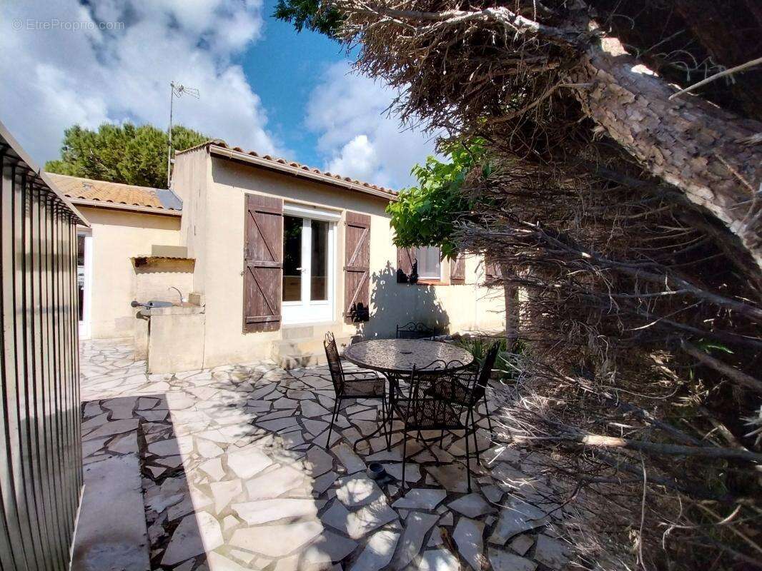 Maison à POMEROLS