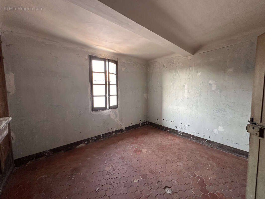 Maison à GREOUX-LES-BAINS