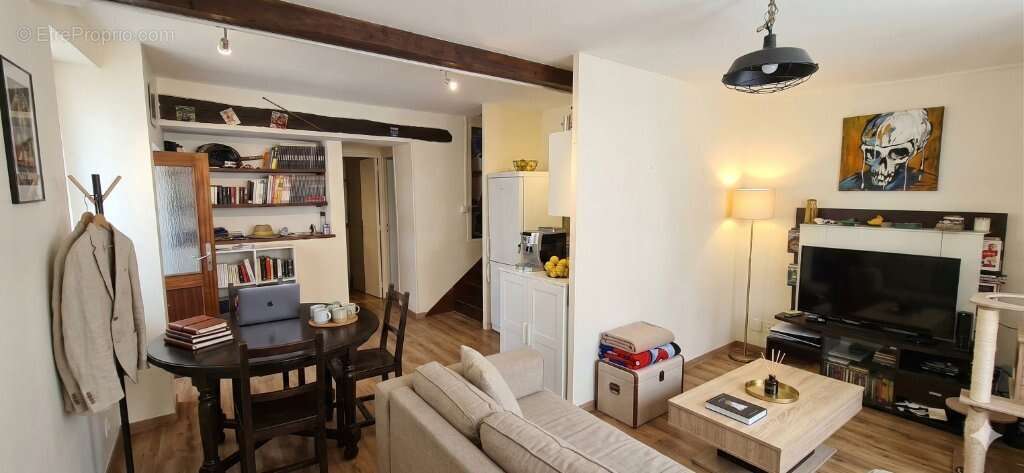 Appartement à COUCHEY