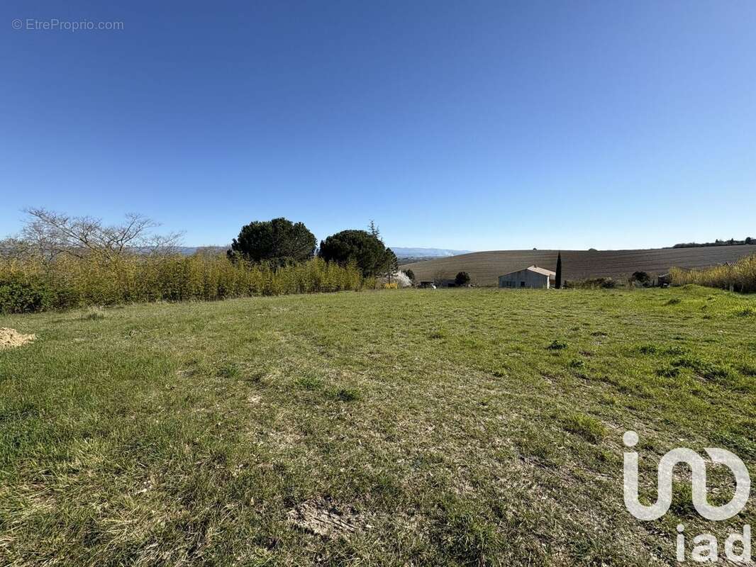 Photo 2 - Terrain à MONTREAL