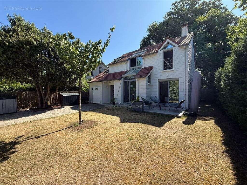 Maison à LE VESINET