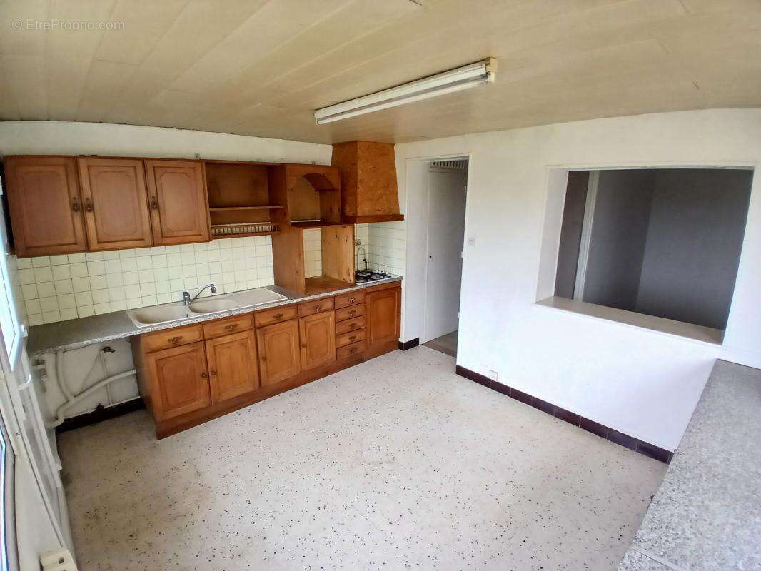 Maison à NEUVILLE-SAINT-REMY