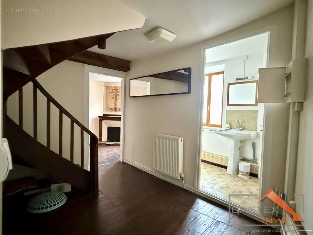 Grande maison T6 avec dépendances  Prat-Bonrepaux - photo 8