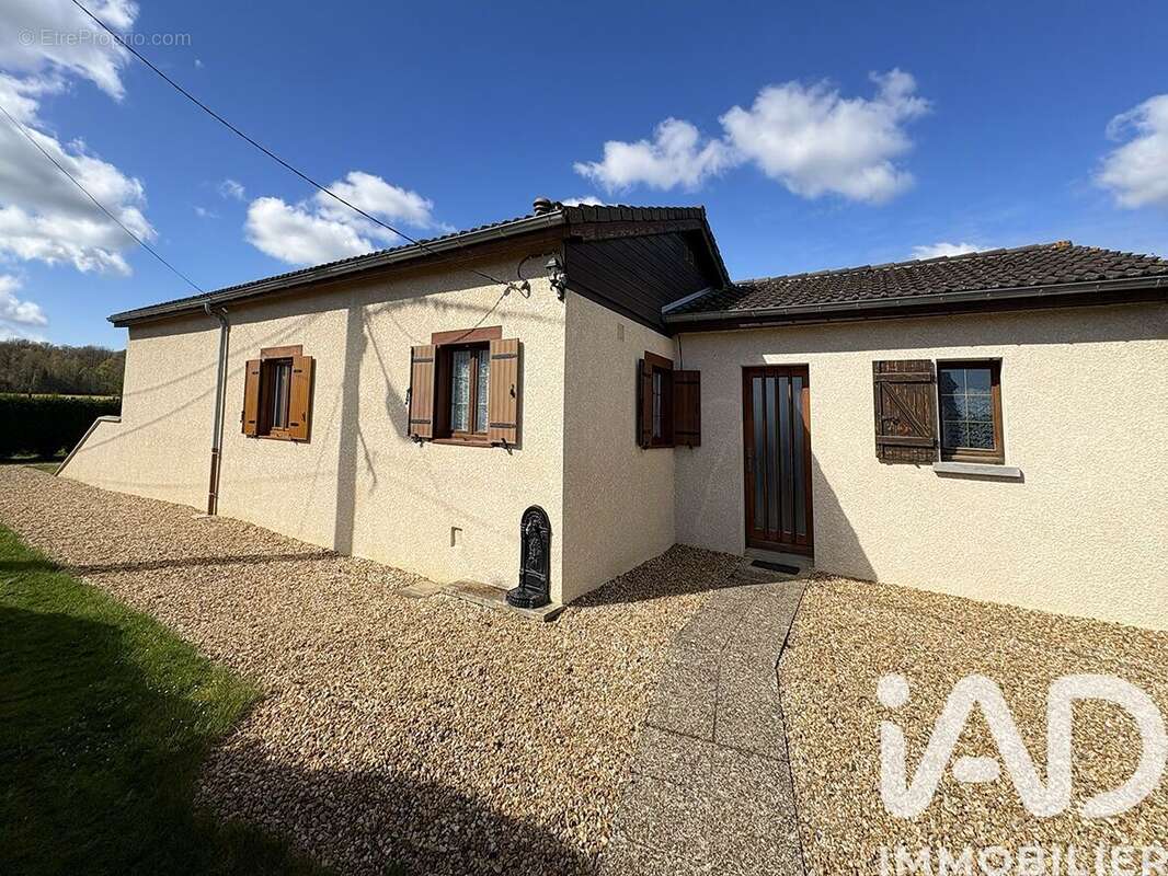 Maison 104 m² à Sommecaise  - photo 3
