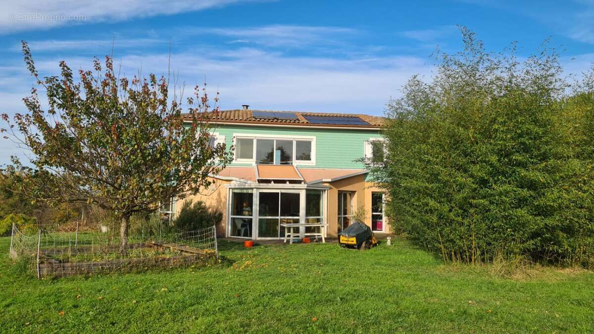 Maison à LADEVEZE-VILLE