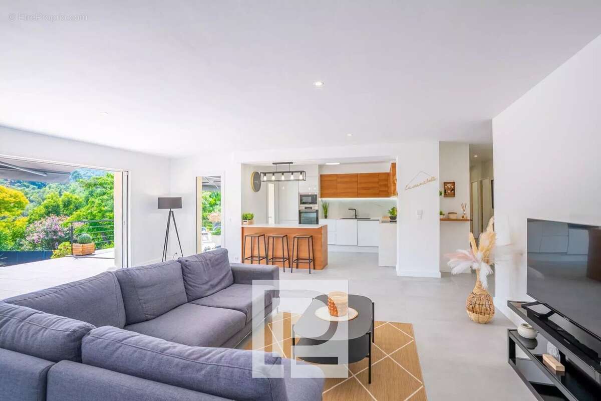 Maison à MANDELIEU-LA-NAPOULE