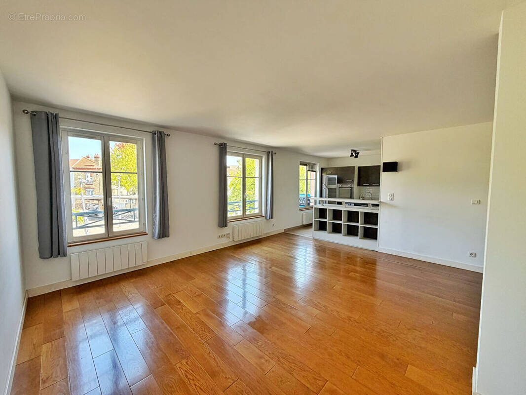 Appartement à NANTERRE