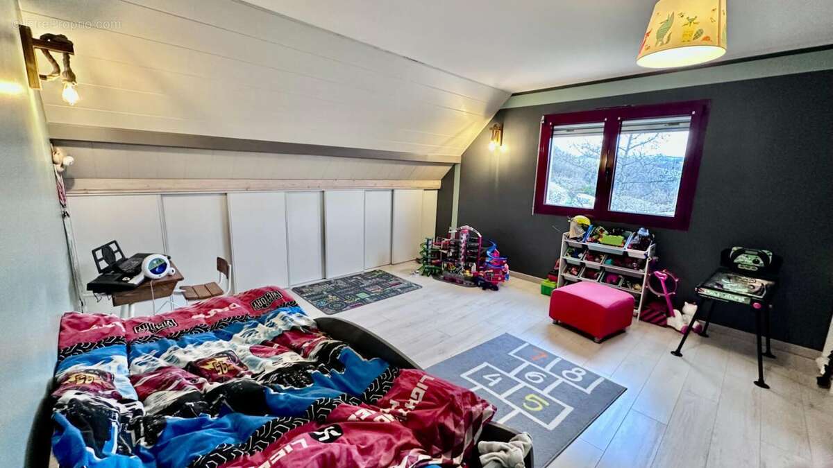 Maison à VILLARS-SOUS-ECOT