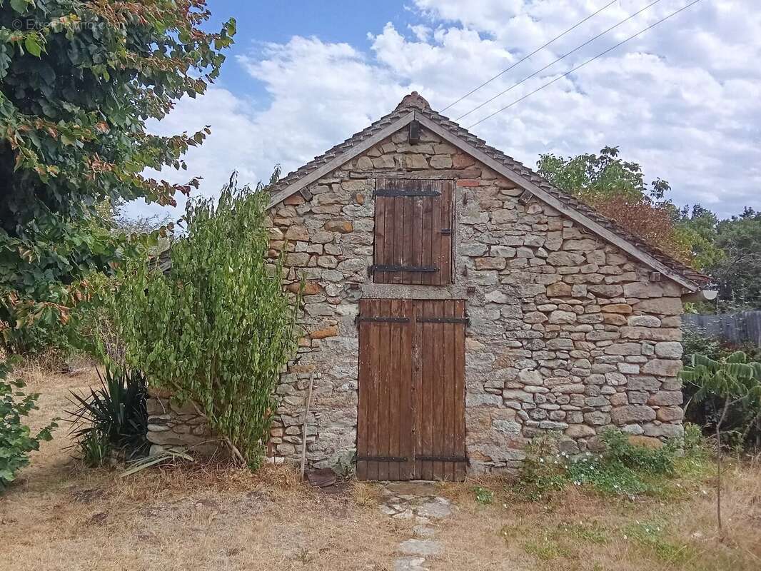 Maison de hameau avec grange, garage et studio - photo 2