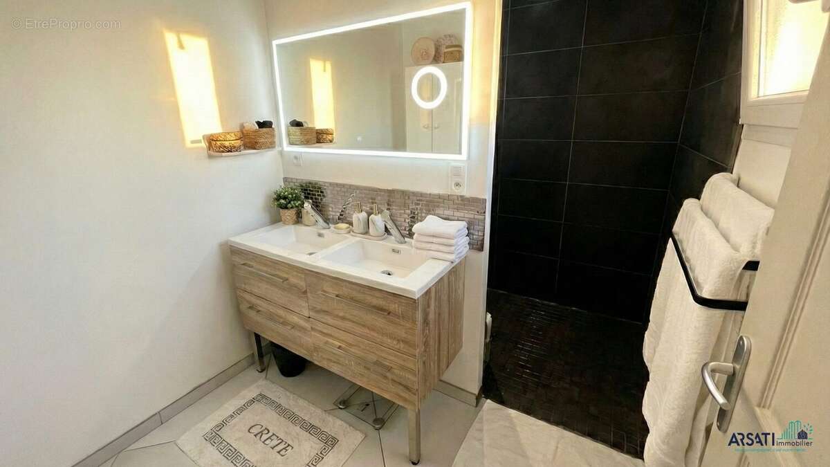 Maison à MEZIERES-SUR-COUESNON