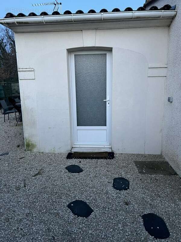 Maison à ROULLET-SAINT-ESTEPHE