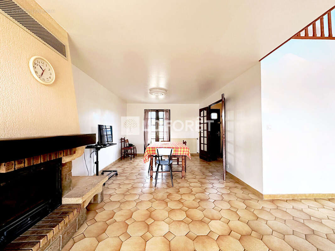 Maison à SAINT-GERMAIN-LES-ARPAJON