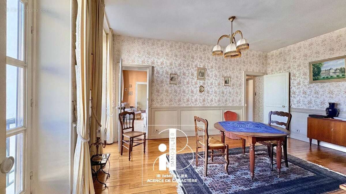 Appartement à FONTAINEBLEAU