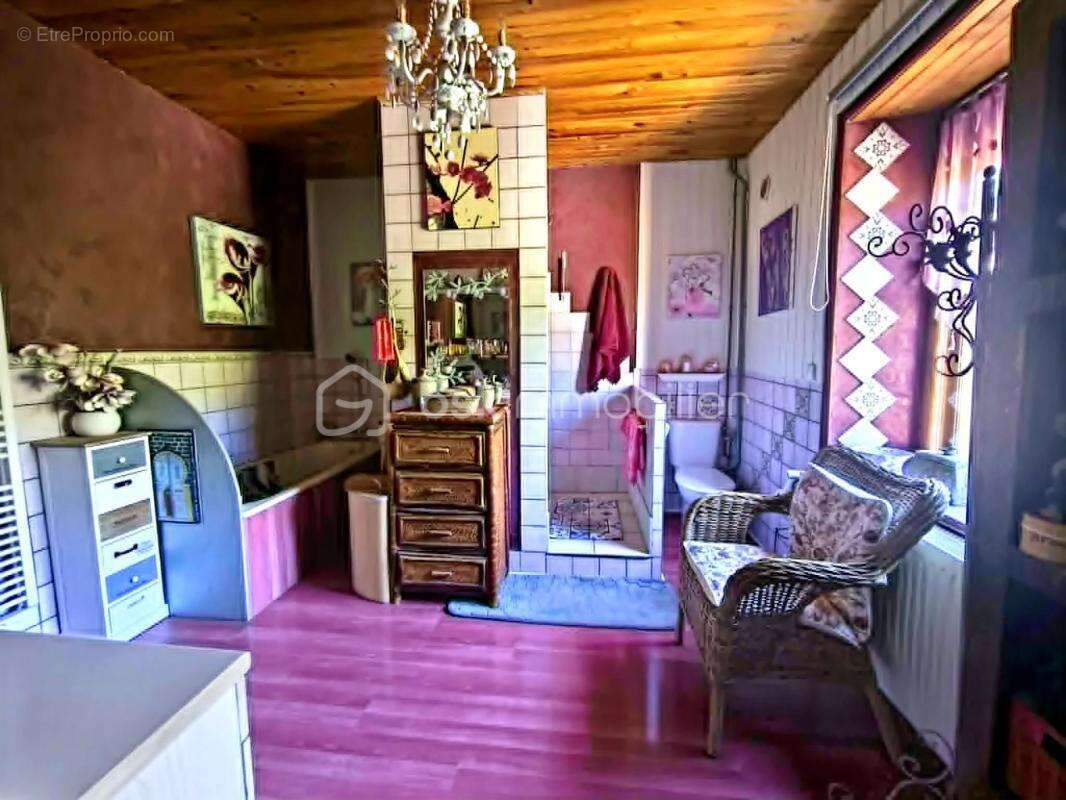 Maison à SAIL-SOUS-COUZAN