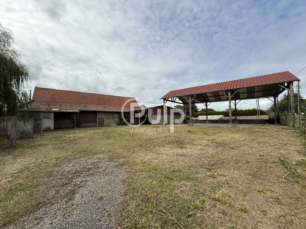 Autre à ESTREES-LES-CRECY