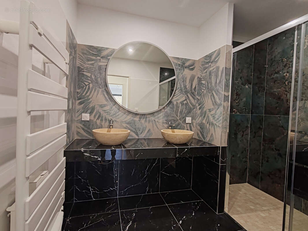 Appartement à LIVRON-SUR-DROME