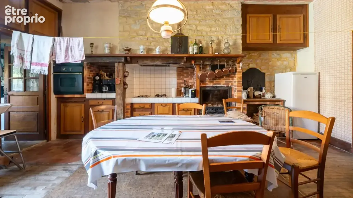Payrac – Élégante maison bourgeoise en pierre de 258 m² avec 6 c - photo 10
