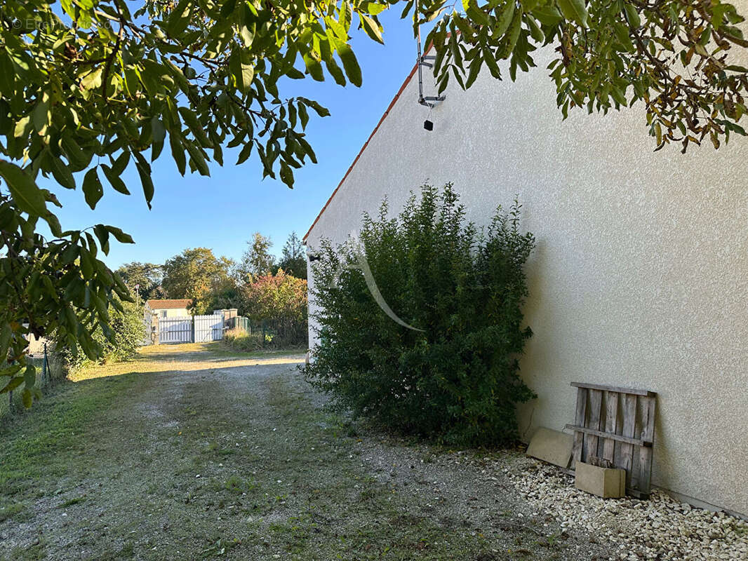 Maison à SAINT-PORCHAIRE