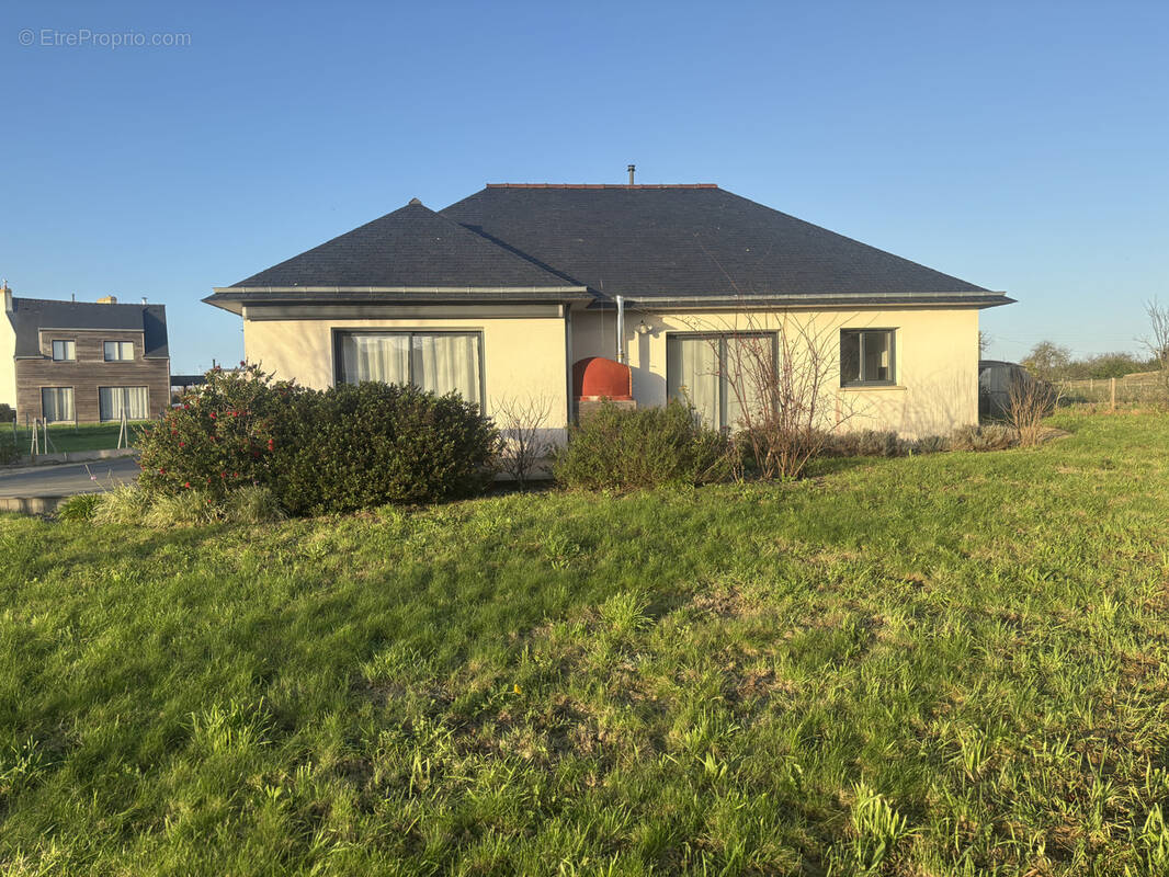 Maison à POULDREUZIC