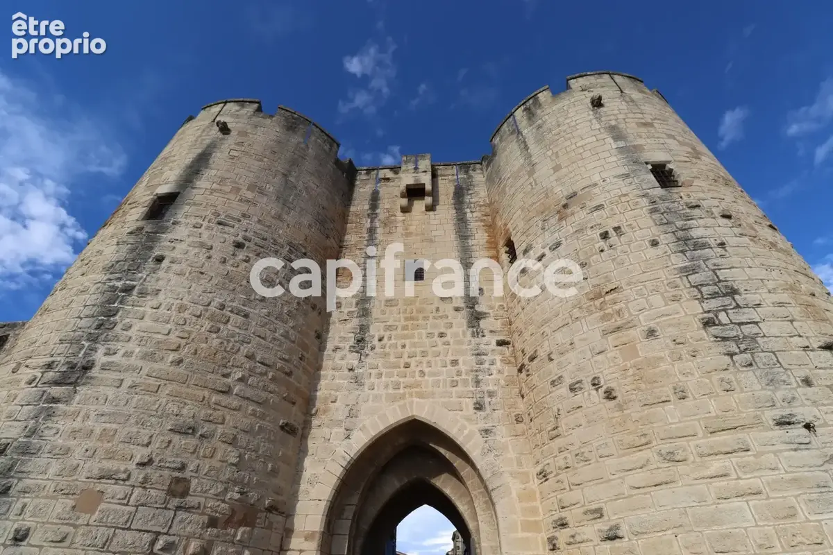 GARD (30) AIGUES−MORTES (30200) À Vendre dans la Cité Murs commerciaux Local de 115 m² qui seront libre d'occupation - photo 3