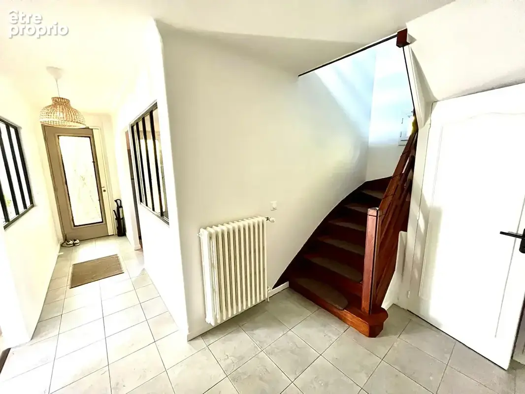 SAINT-LEU-LA-FORÊT, maison individuelle de 157 m² sur sous-sol total, sur un terrain de 563 m². - photo 15