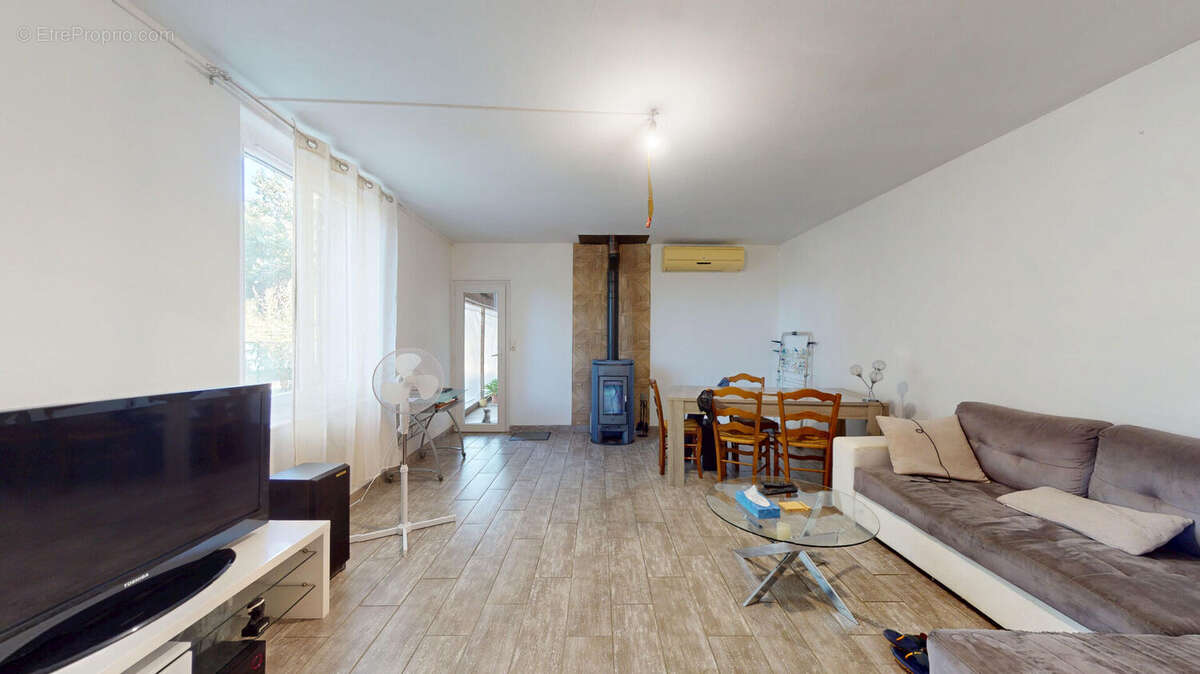 Maison à SAINT-NICOLAS-DE-LA-GRAVE