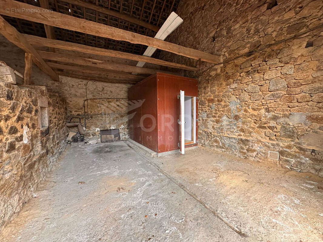 Maison à DUN-LES-PLACES