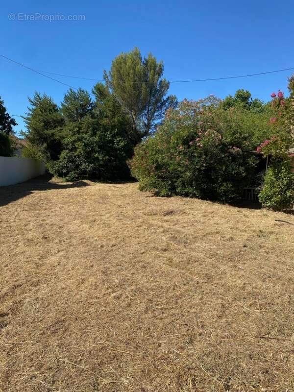 Terrain 300 m² à Gardanne  - photo 5