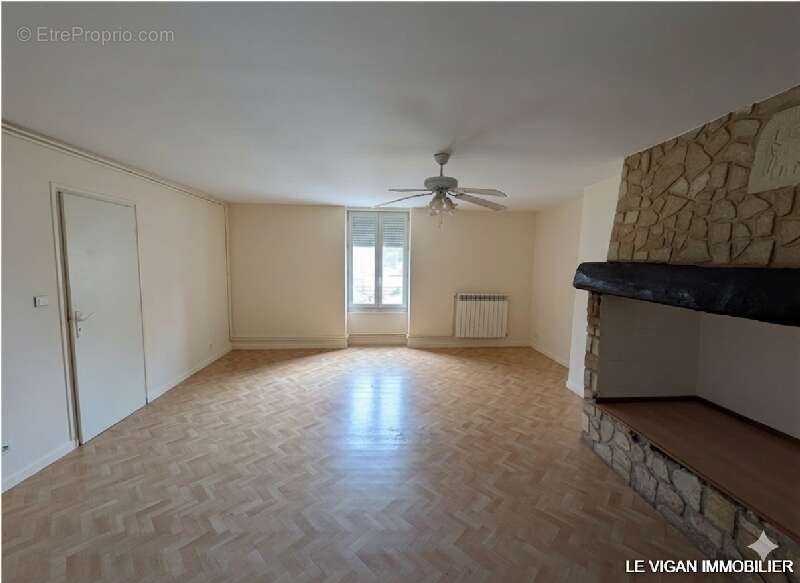 Appartement à AVEZE