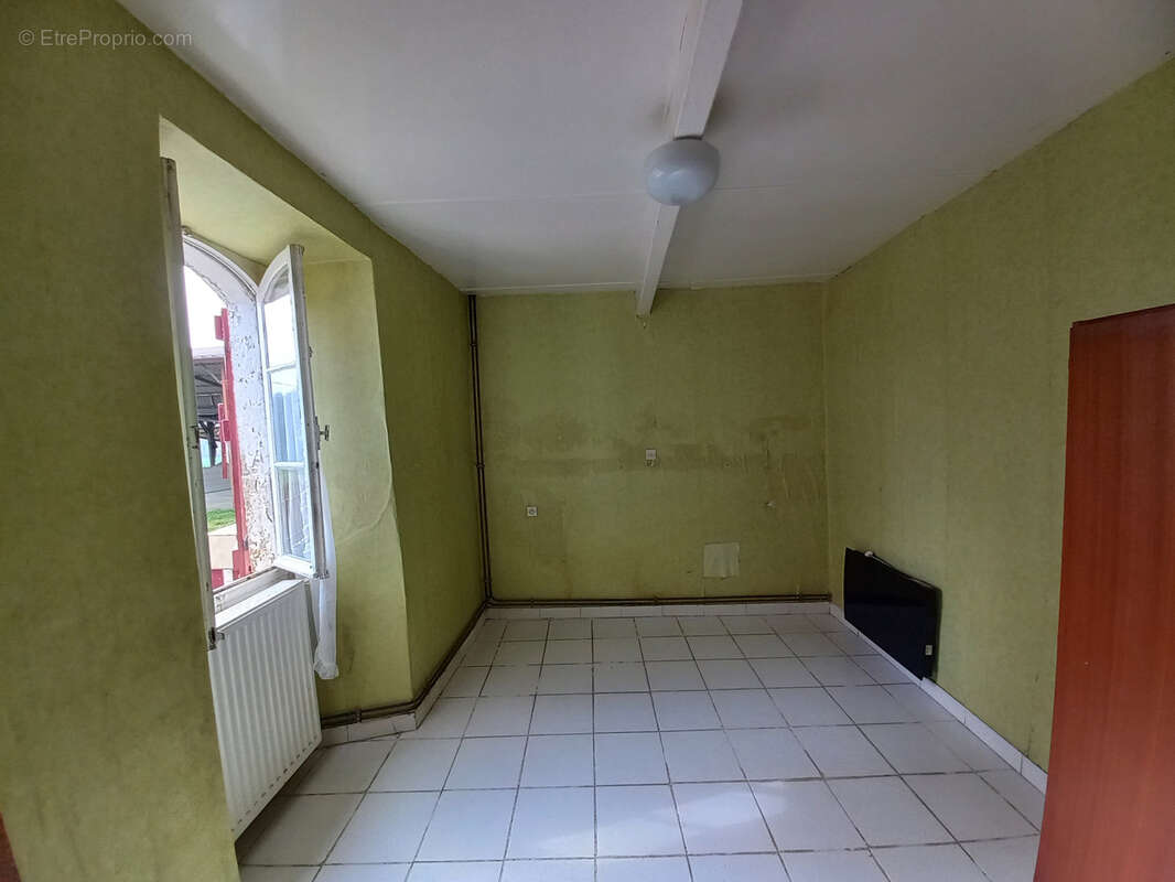 Maison à MONTESQUIOU