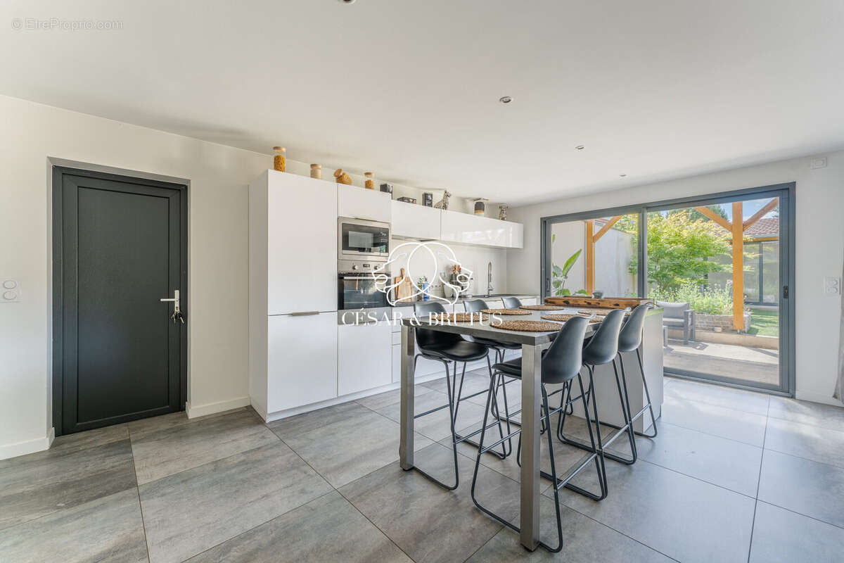 Maison 117 m² à Sathonay-Village  - photo 5