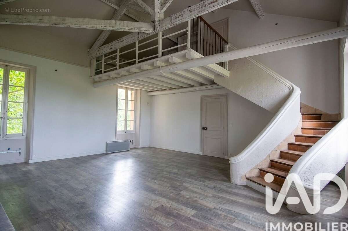 Maison 850 m² à Fontaine-De-Vaucluse  - photo 9