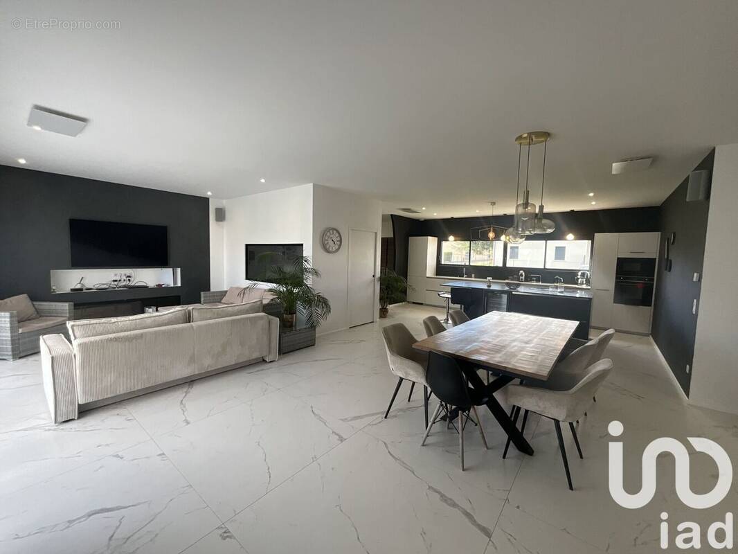 Photo 1 - Maison à ITEUIL