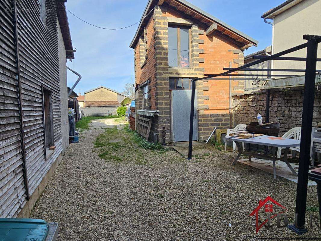 Maison à ECLARON-BRAUCOURT-SAINTE-LIVIERE