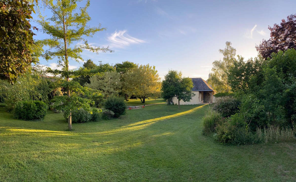 Maison à BEAUMONT-EN-VERON