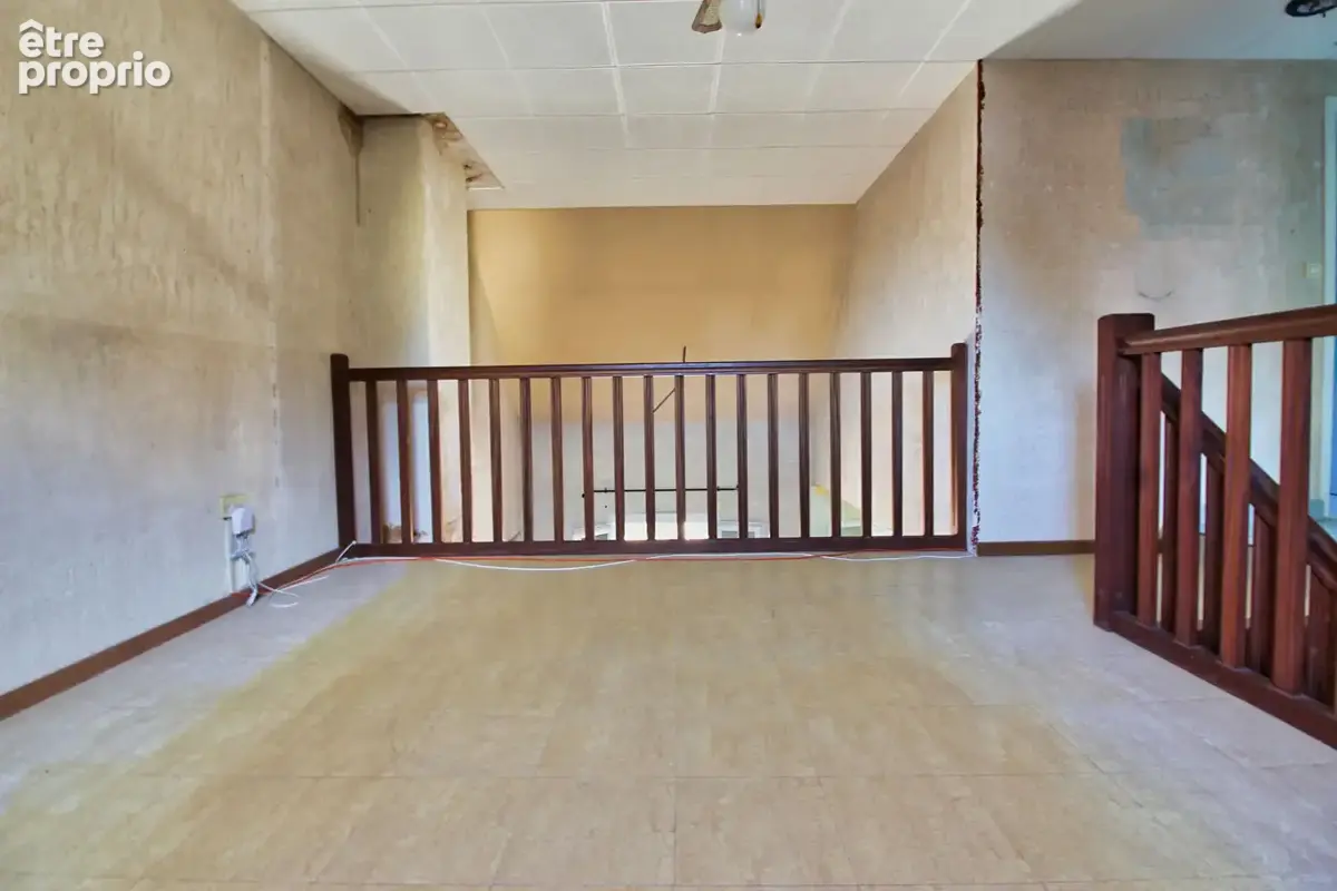 Maison à vendre à Murs-Érigné avec garage et jardin - photo 4
