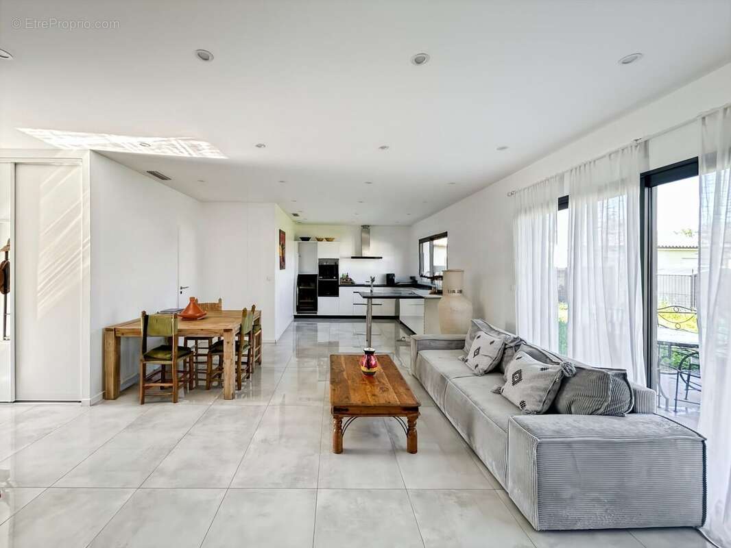 Maison à SAINT-JULIEN-SUR-GARONNE