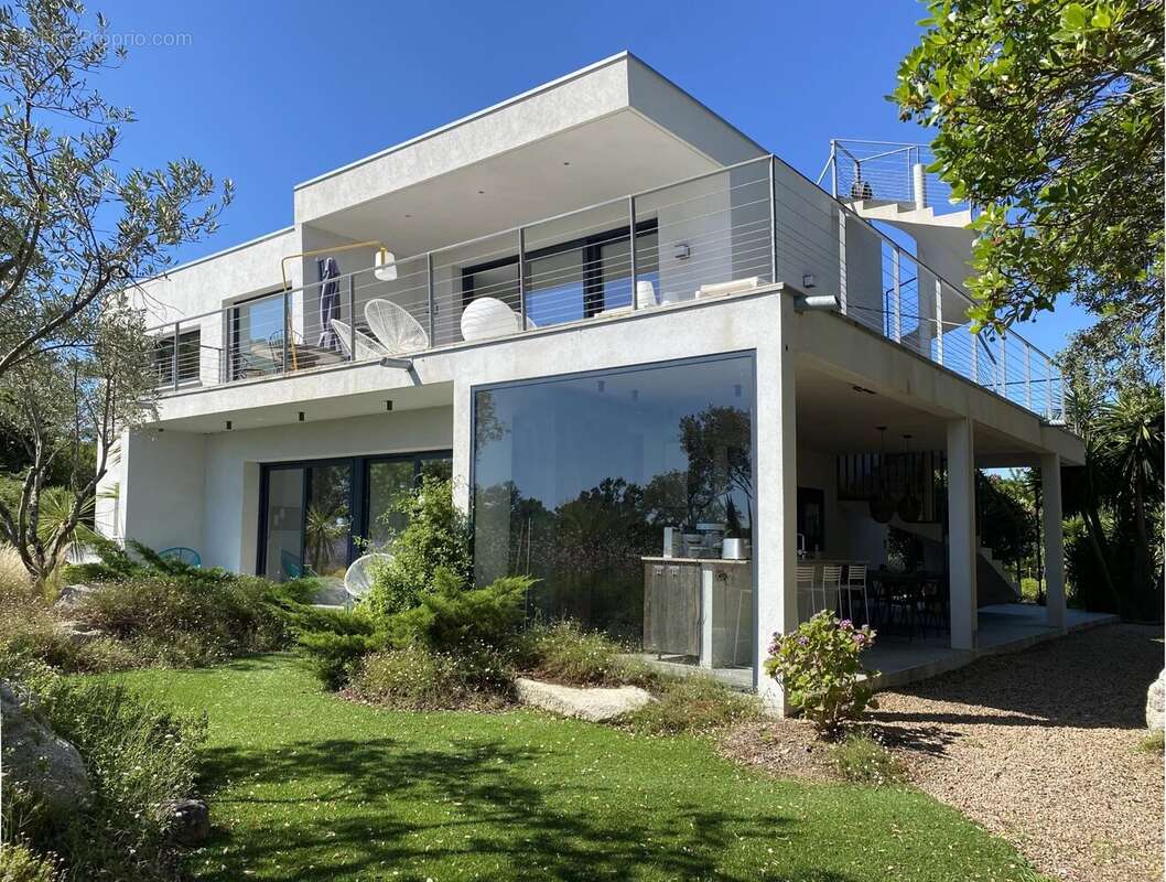 Maison à PORTO-VECCHIO