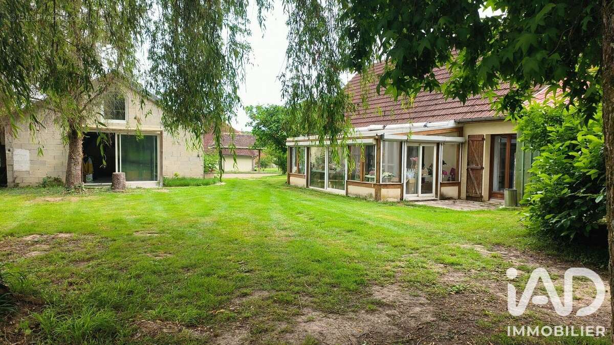 Maison 146 m² à Montceaux-Les-Vaudes  - photo 5