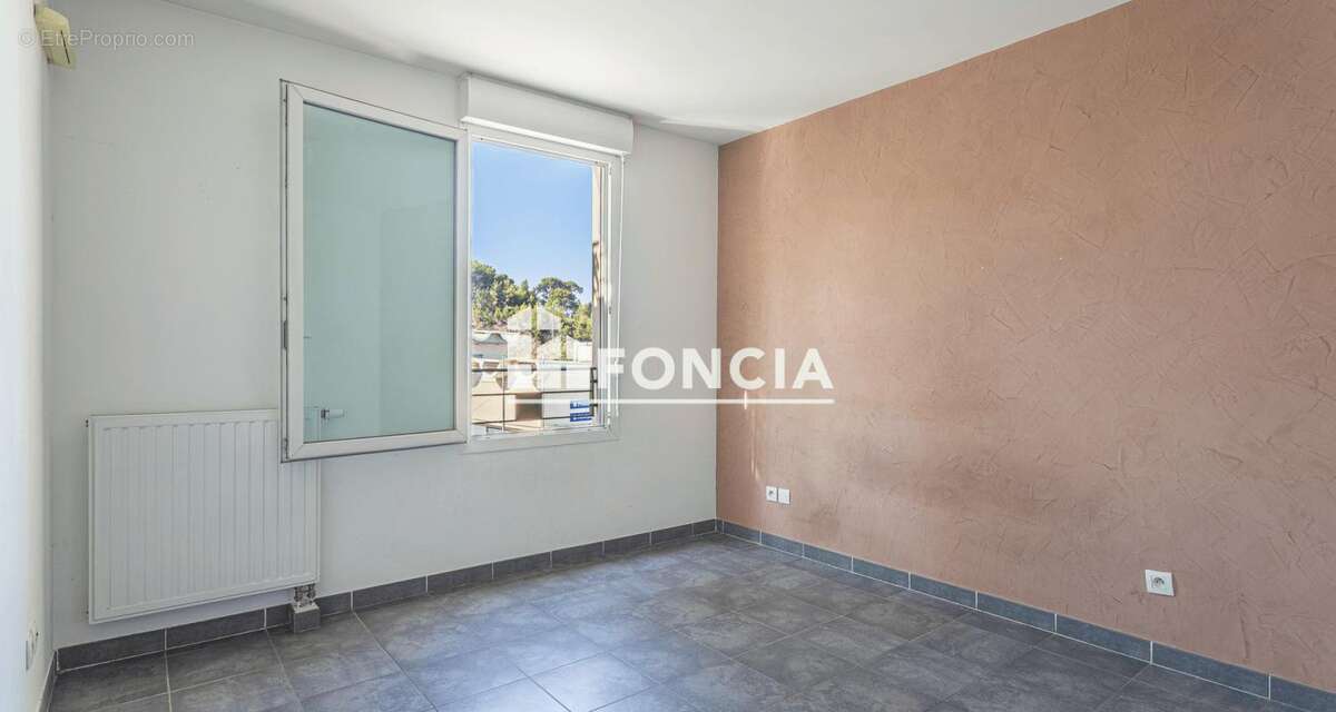 Toulon ouest - grand t2 - terrasse et garage ferme dans residence recente - photo 11