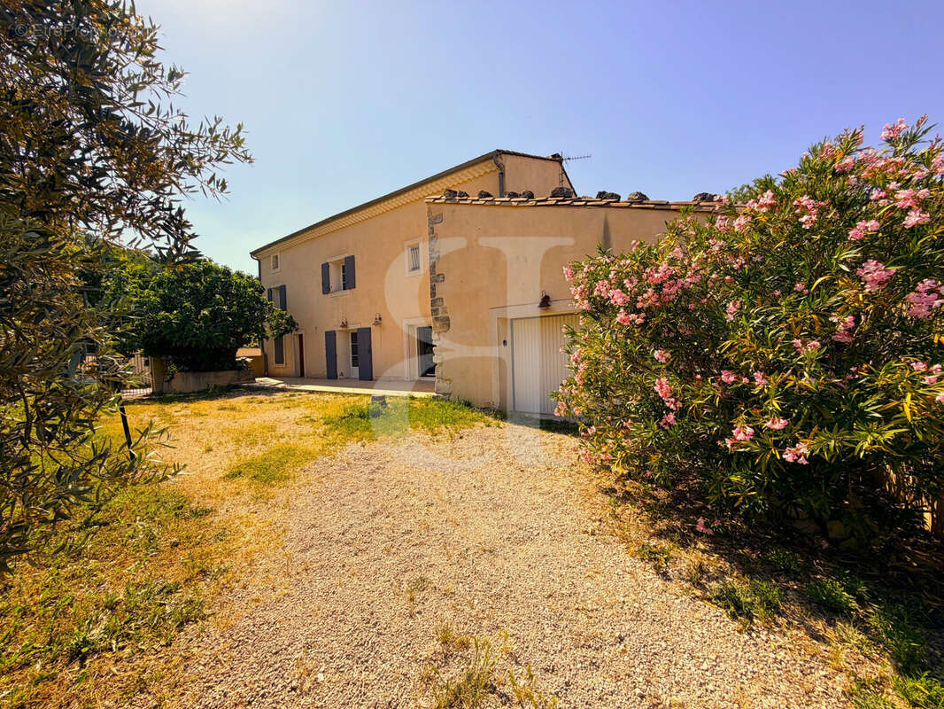 Maison à PERNES-LES-FONTAINES