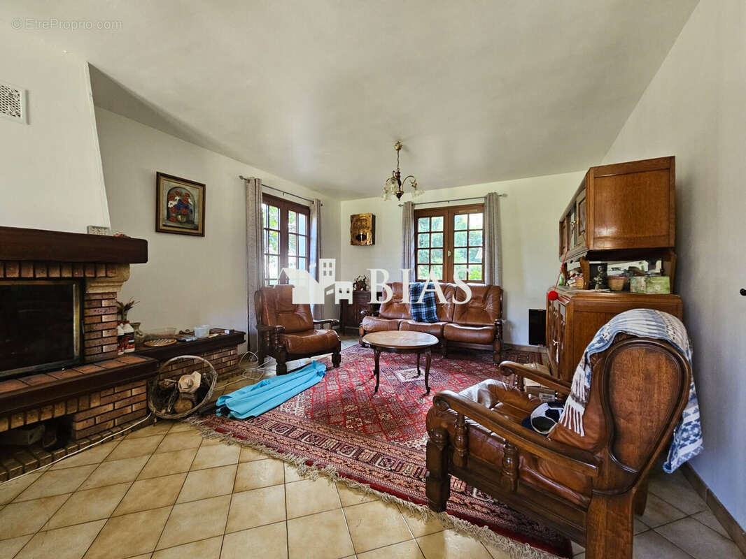 Maison à SAINT-PIERRE-DES-FLEURS