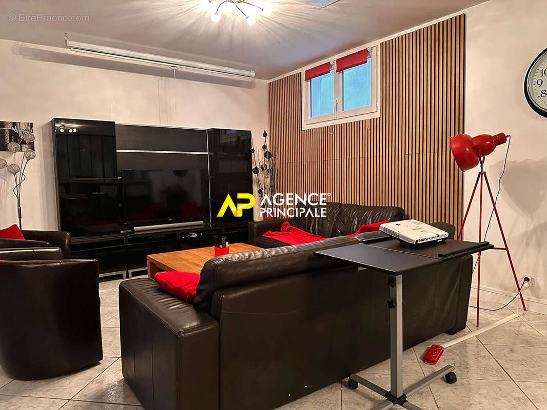 Appartement à SARTROUVILLE