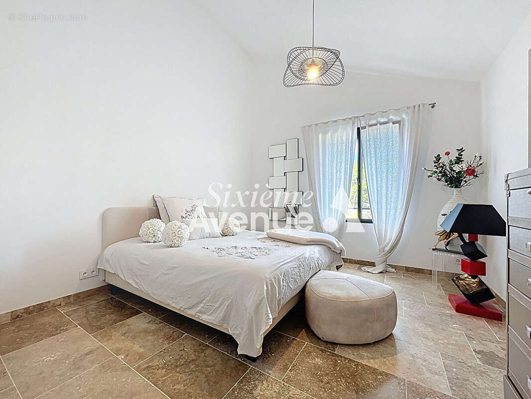 Appartement à MOUGINS