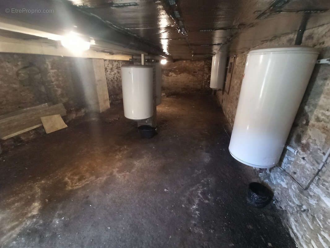 Commerce à SEREILHAC