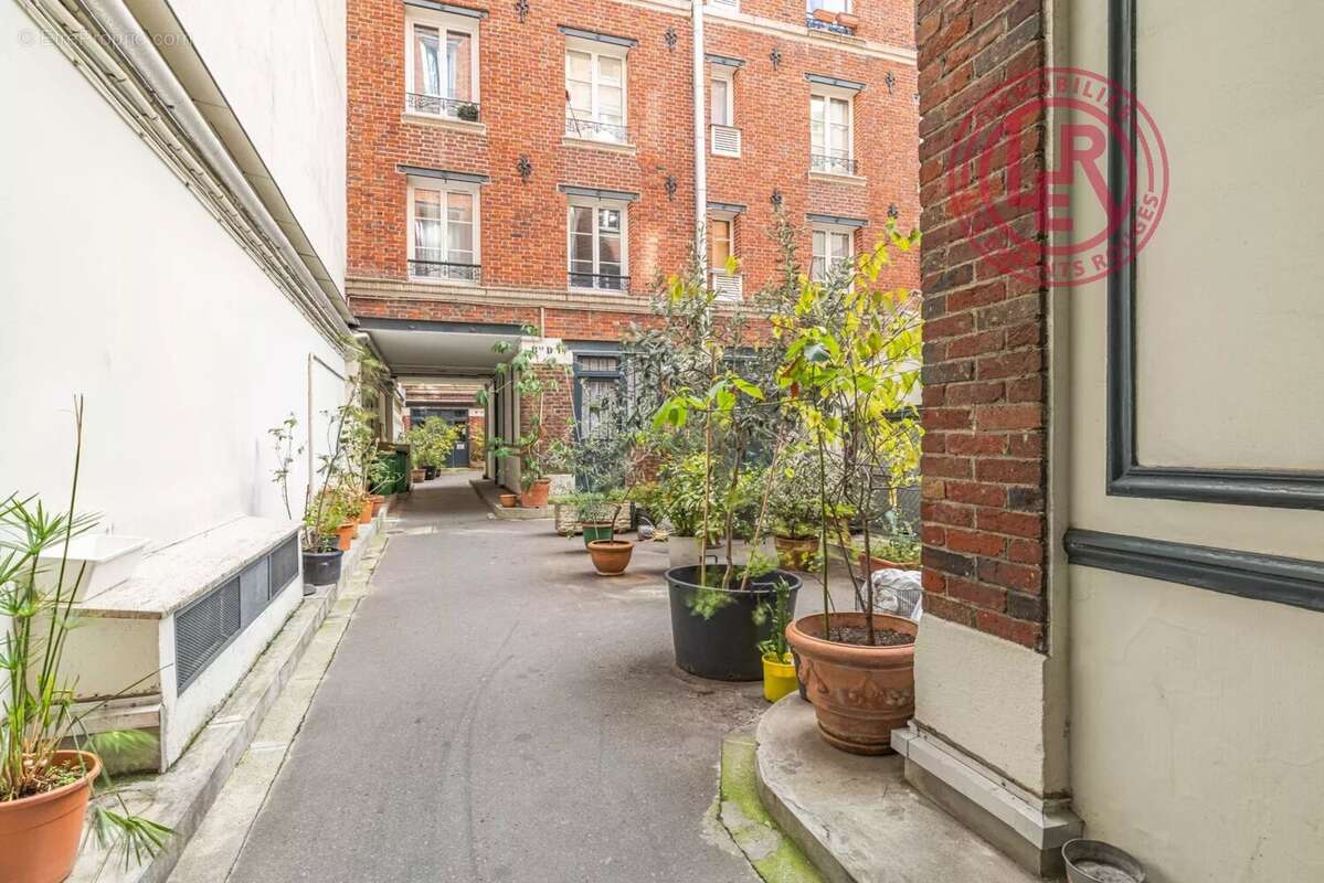 Commerce à PARIS-11E