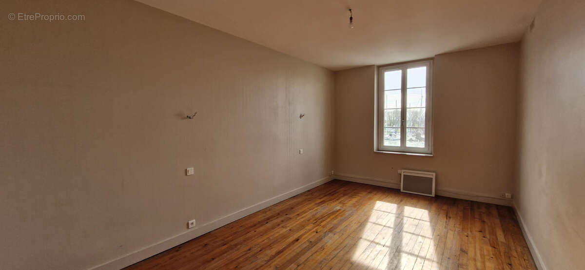 Maison à MORTAGNE-SUR-GIRONDE