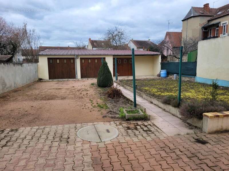 Maison à MONTLUCON